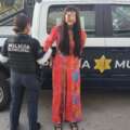 Detienen a mujer por robo en tienda de Plaza Puerta La Victoria comercial en Querétaro