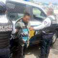 Policías municipales detienen a hombre por robo de infraestructura pública en la colonia Álamos